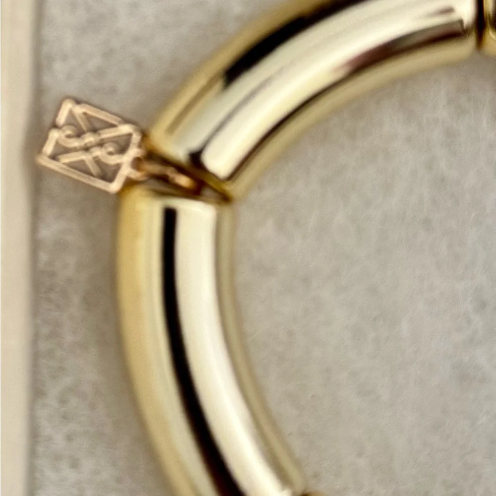French Inspired Gold Tone Acrylic Tubes Stretchy Elastic Bracelet - Picture 2 of 3